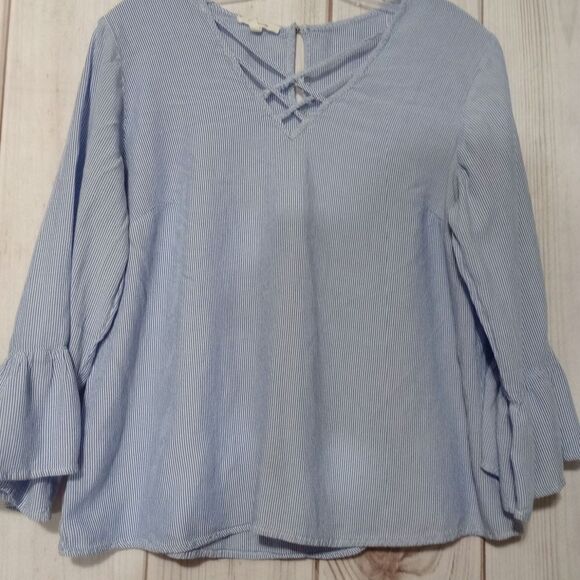 Ladies XL Blue Striped Blouse Criss Cross V Neck Bell Sleeve Top - Picture 1 of 7